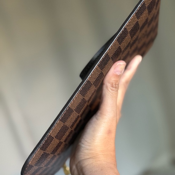 Louis Vuitton Neverfull MM Pouch Damier Ebene Brown Checkered Wristlet - Picture 5 of 16